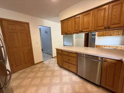 Kitchen - 6464 E 100th, Newaygo, MI 49337 photo 4 of 6