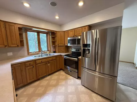 Kitchen - 6464 E 100th, Newaygo, MI 49337 photo 3 of 6