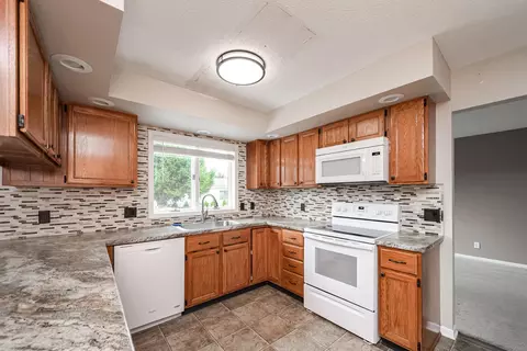 21700 Brookside N #33, Macomb, MI 48044 photo 10