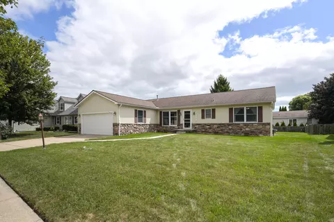21700 Brookside N #33, Macomb, MI 48044