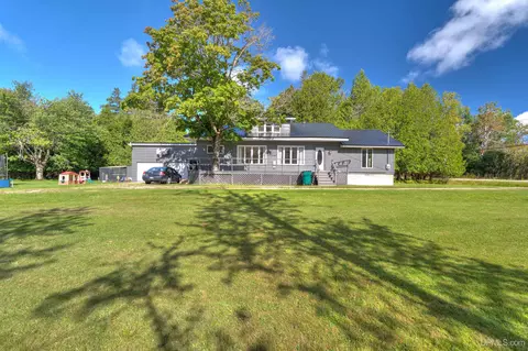 1023 State, Manistique, MI 49854