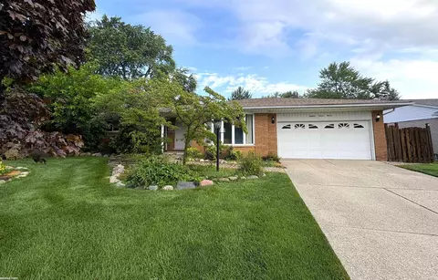 18711 N Nunneley, Clinton Township, MI 48036