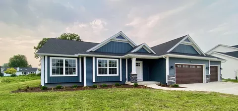 11642 Eagle Frst, Freeland, MI 48623