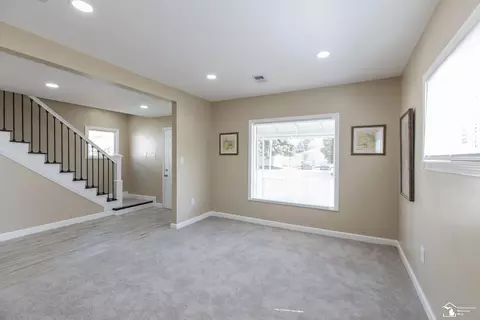 Living - 17048 Quarry, Riverview, MI 48193 photo 2 of 3