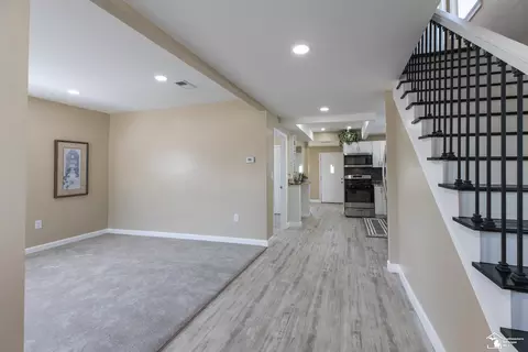 Entry Way - 17048 Quarry, Riverview, MI 48193 photo 2 of 5