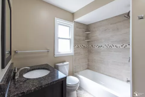 Bath - 17048 Quarry, Riverview, MI 48193 photo 1 of 2