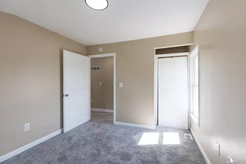 Bedroom - 17048 Quarry, Riverview, MI 48193 photo 2 of 3
