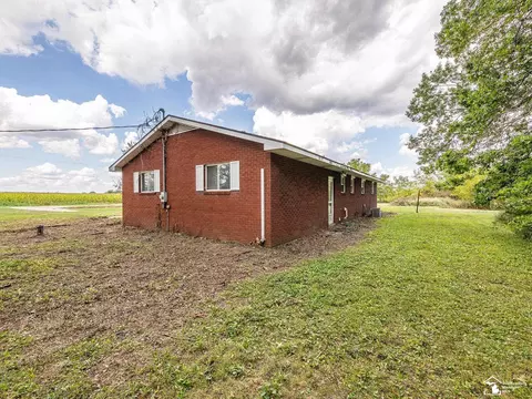 Exterior - 3615 Martell, Monroe, MI 48161 photo 5 of 9