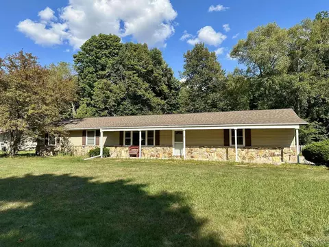1588 Thunderbird, Saginaw, MI 48609