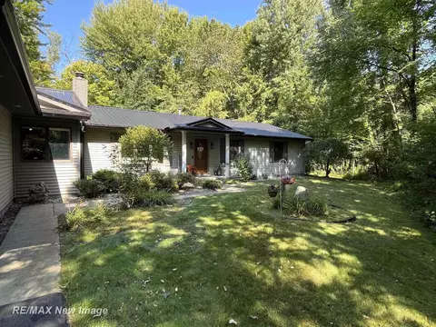 600 S Maplewood, Midland, MI 48640