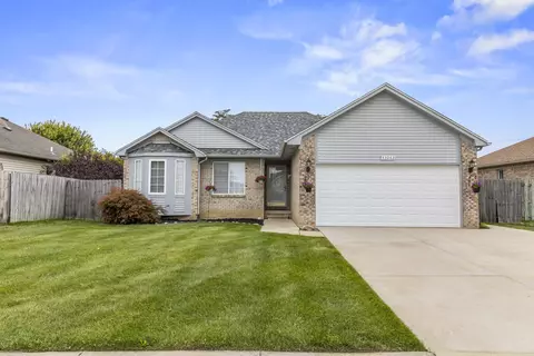 53063 Pine Crk, Chesterfield, MI 48047