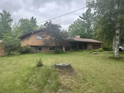 9630 Walstroms, Republic, MI 49879