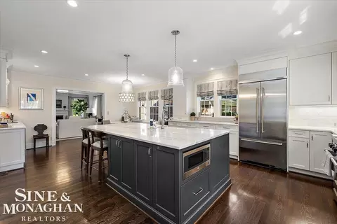Kitchen - 870 Washington, Grosse Pointe, MI 48230 photo 1 of 5