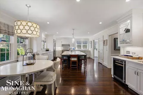 Kitchen - 870 Washington, Grosse Pointe, MI 48230 photo 5 of 5