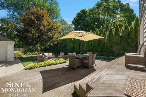 Exterior - 870 Washington, Grosse Pointe, MI 48230 photo 5 of 7