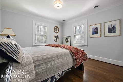 Bedroom - 870 Washington, Grosse Pointe, MI 48230 photo 3 of 6