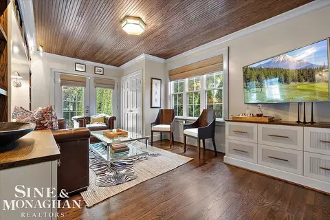Living - 870 Washington, Grosse Pointe, MI 48230 photo 4 of 4