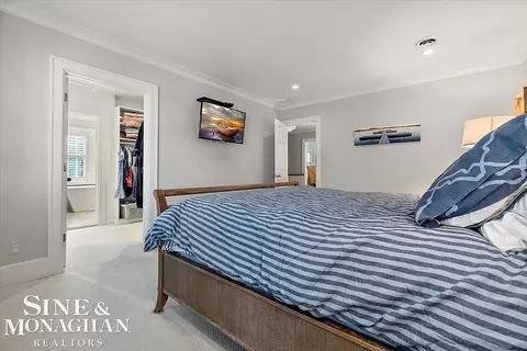 Bedroom - 870 Washington, Grosse Pointe, MI 48230 photo 2 of 6
