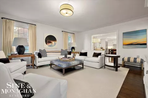 Living - 870 Washington, Grosse Pointe, MI 48230 photo 3 of 4