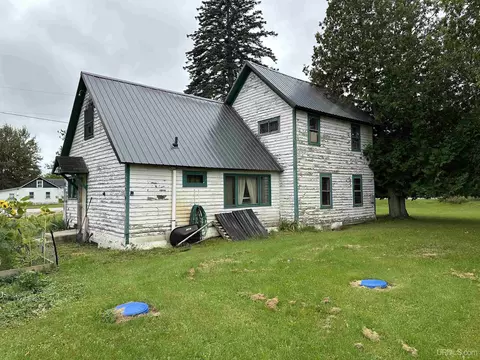 558 N County Road 440, Manistique, MI 49854