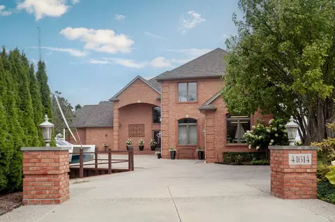 41614 Conger Bay, Harrison Township, MI 48045