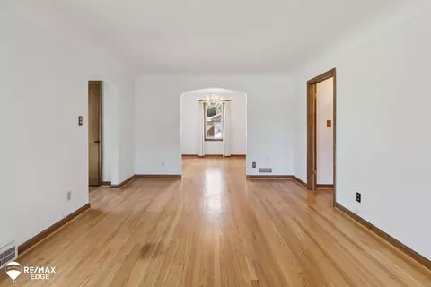 Living - 6363 Flushing, Flushing, MI 48433 photo 4 of 6
