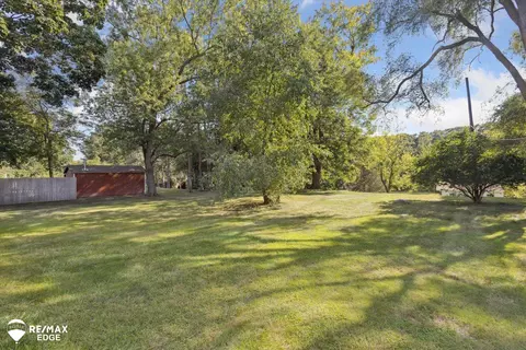 Exterior - 6363 Flushing, Flushing, MI 48433 photo 13 of 17