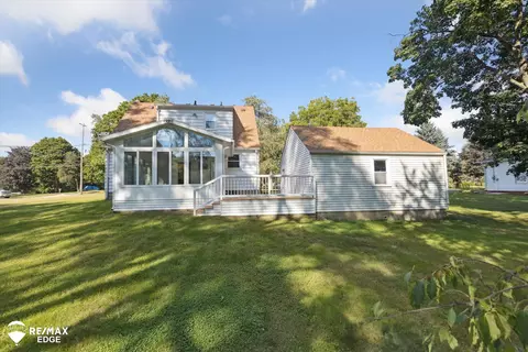 Exterior - 6363 Flushing, Flushing, MI 48433 photo 12 of 17