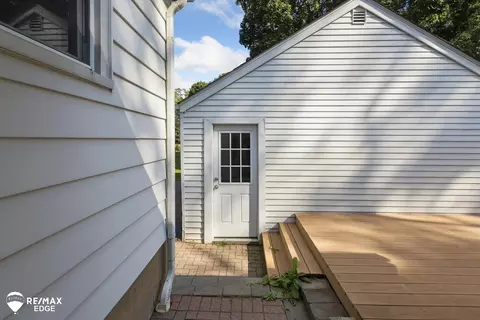 Exterior - 6363 Flushing, Flushing, MI 48433 photo 6 of 17