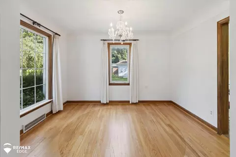 Living - 6363 Flushing, Flushing, MI 48433 photo 5 of 6
