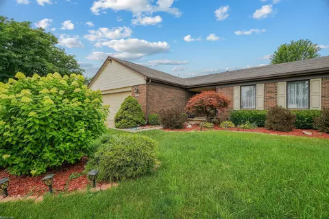 16447 Woodstream, Clinton Township, MI 48038