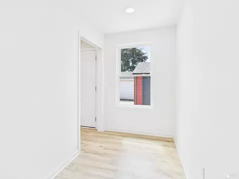 Entry Way - 155 Lavender, Monroe, MI 48162 photo 4 of 4