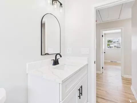 Bath - 155 Lavender, Monroe, MI 48162 photo 3 of 14