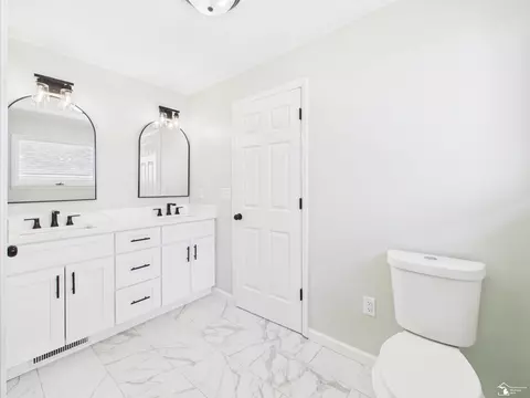 Bath - 155 Lavender, Monroe, MI 48162 photo 7 of 14