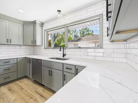 Kitchen - 155 Lavender, Monroe, MI 48162 photo 6 of 6