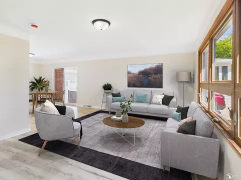 Living - 155 Lavender, Monroe, MI 48162 photo 4 of 8