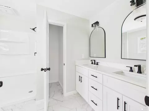 Bath - 155 Lavender, Monroe, MI 48162 photo 4 of 14