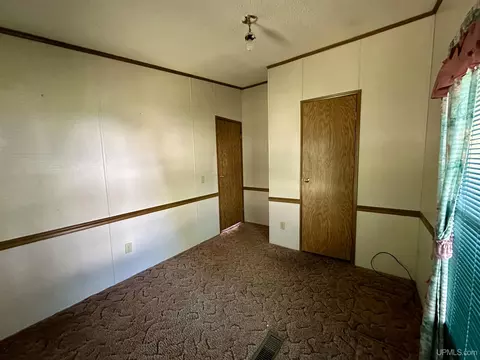 11 Mapleview, Gladstone, MI 49837 photo 16