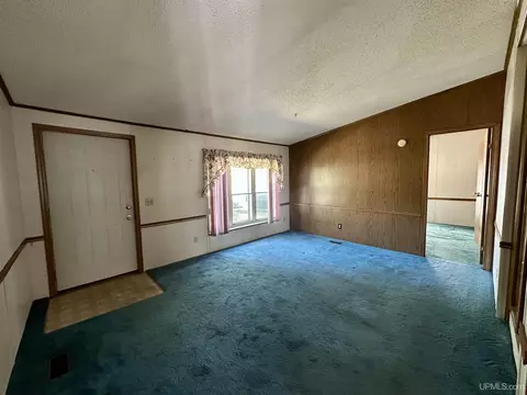 11 Mapleview, Gladstone, MI 49837 photo 7
