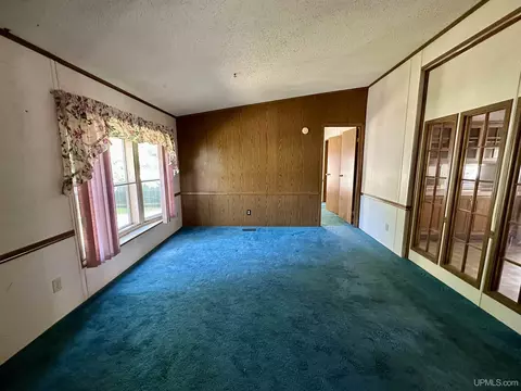 11 Mapleview, Gladstone, MI 49837 photo 6