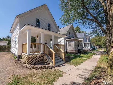 109 W 5th, Monroe, MI 48161