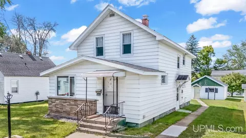 521 Harding, Kingsford, MI 49802