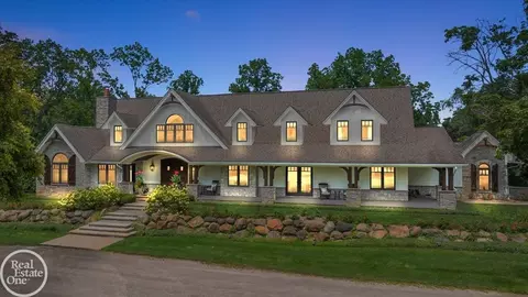 2660 W Buell, Oakland Twp, MI 48363