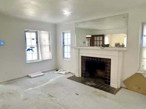 Living - 9892 E Outer, Detroit, MI 48224 photo 2 of 3