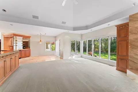 Living - 3300 Fieldstone, Flushing, MI 48433 photo 3 of 8