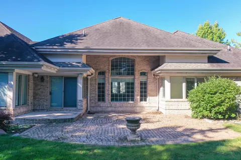 Exterior - 3300 Fieldstone, Flushing, MI 48433 photo 3 of 4