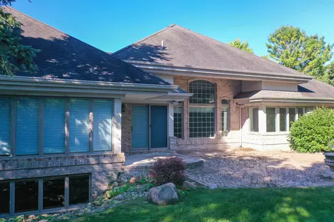 Exterior - 3300 Fieldstone, Flushing, MI 48433 photo 4 of 4