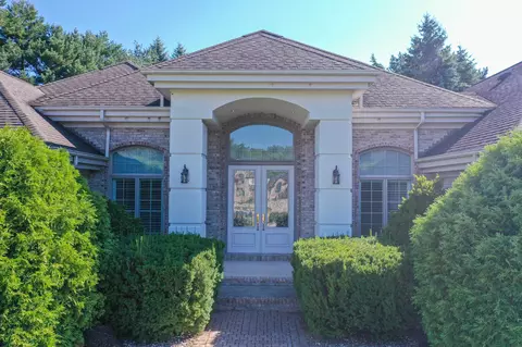 Exterior - 3300 Fieldstone, Flushing, MI 48433 photo 1 of 4