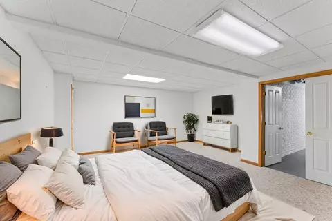 Bedroom - 3300 Fieldstone, Flushing, MI 48433 photo 8 of 8