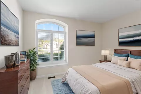 Bedroom - 3300 Fieldstone, Flushing, MI 48433 photo 5 of 8
